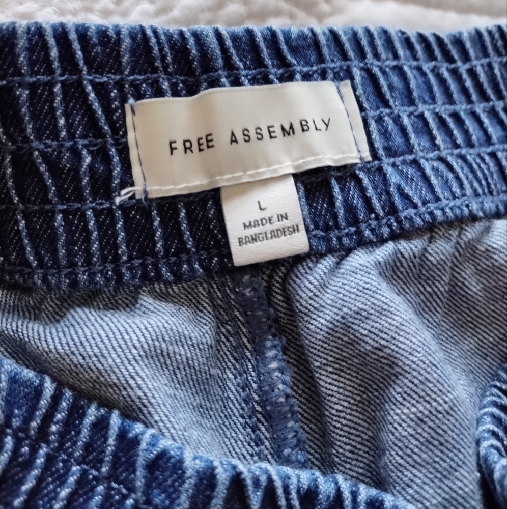 Free Assembly Large Short